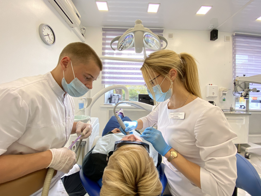 Установка пломб на зубы в клинике ЭСТ